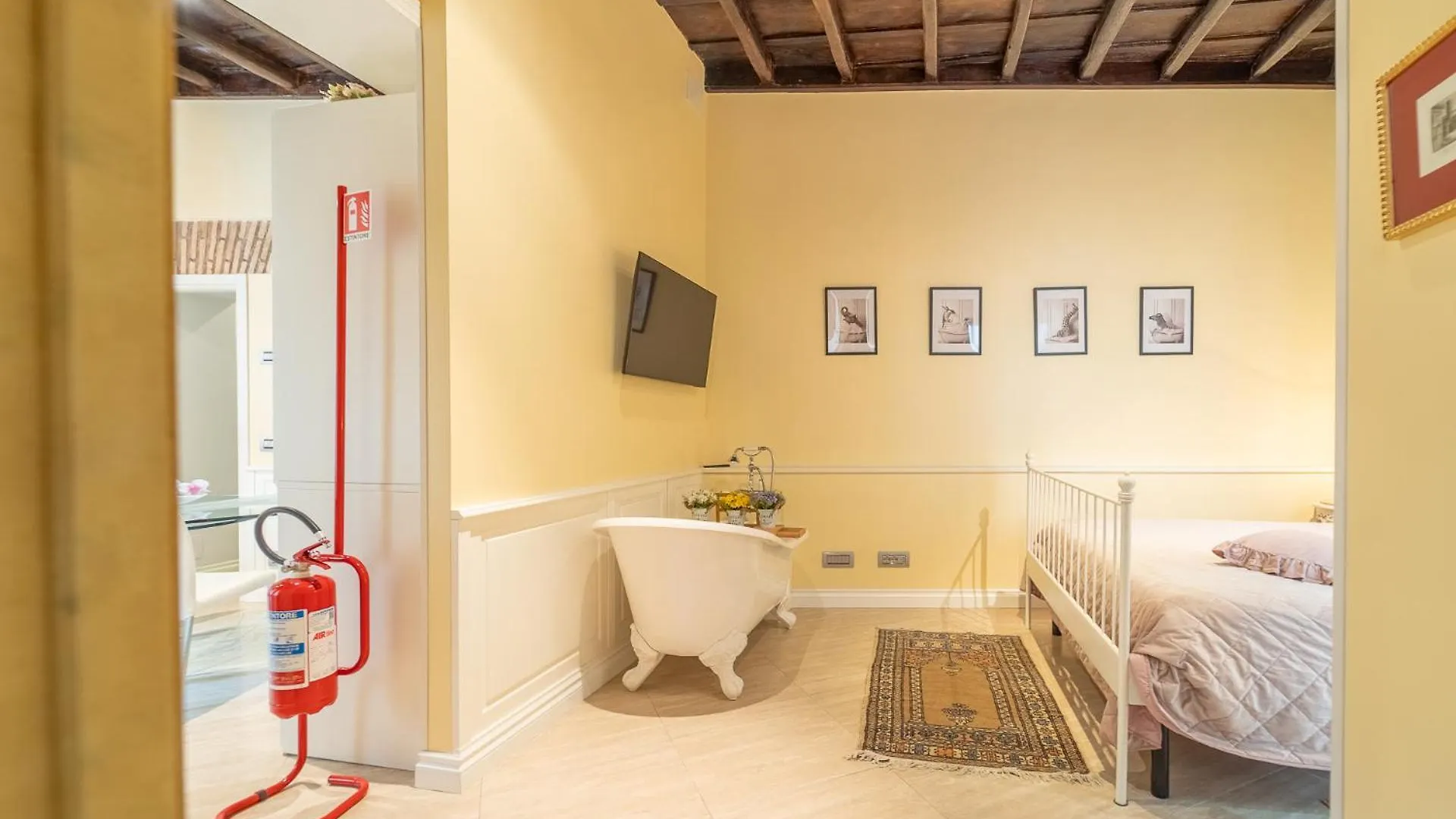 Secret Luxury Retreat In The Heart Of The Ghetto By Houseeds Rome 0*,