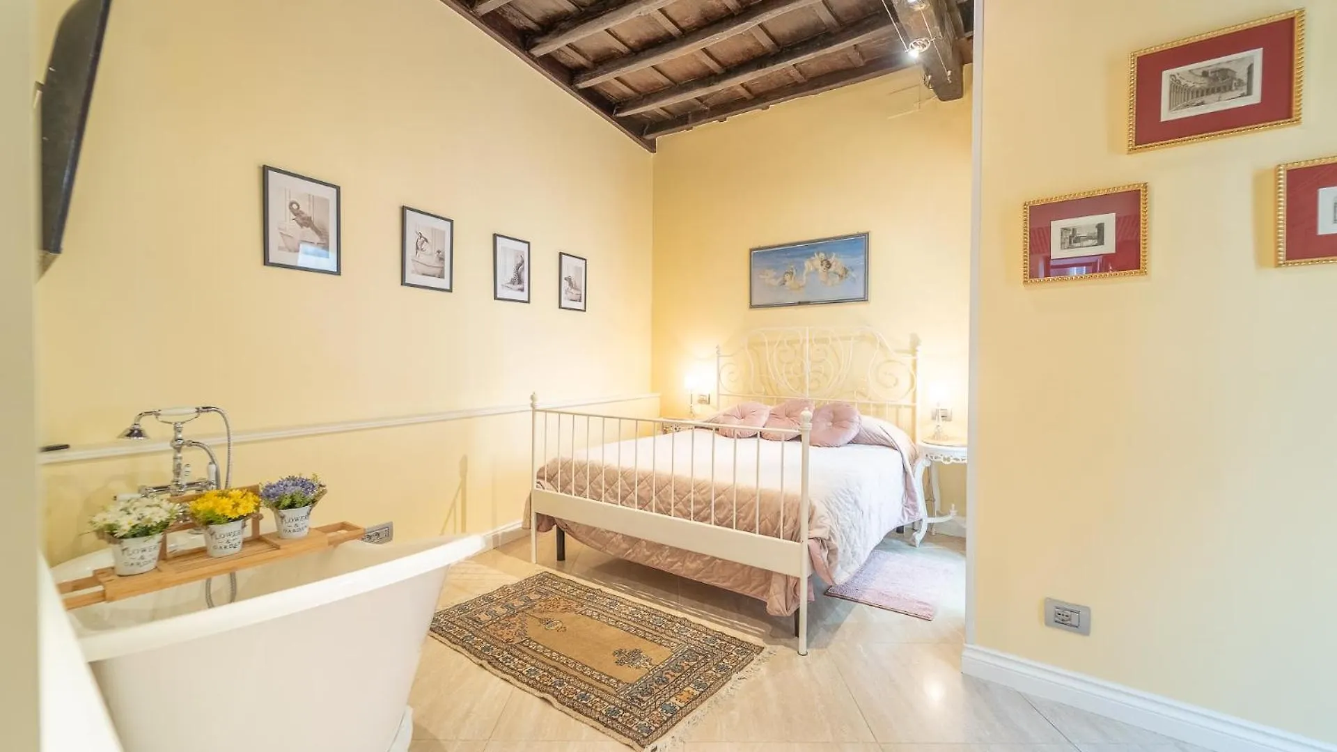 Secret Luxury Retreat In The Heart Of The Ghetto By Houseeds Rome 0*,  Italy