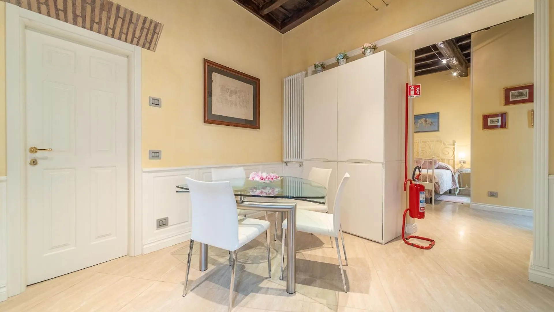Apartment Secret Luxury Retreat In The Heart Of The Ghetto By Houseeds Rome Italy