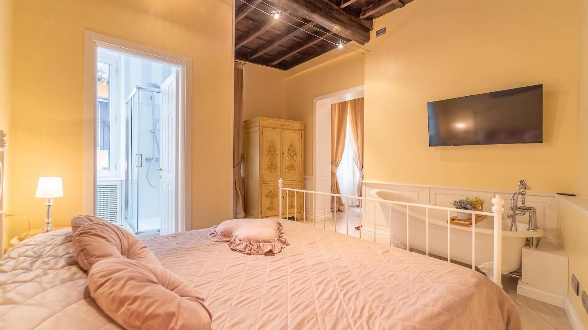 Secret Luxury Retreat In The Heart Of The Ghetto By Houseeds Rome Italy